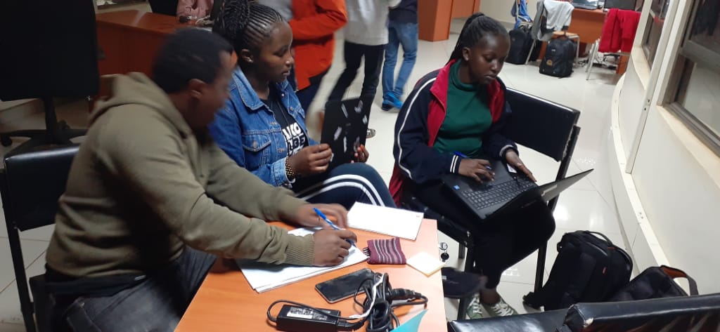 SteveChacha5's tweet photo. Meru Hackathon on session. Meet Great minds from Chucka and Dukut.
@innovators_must
@MeruUniversity 
#Dscmeru
#MustHackathon
#MustHackathon2019
@NightJoss @mark_silla https://t.co/xOjU6jJFnb