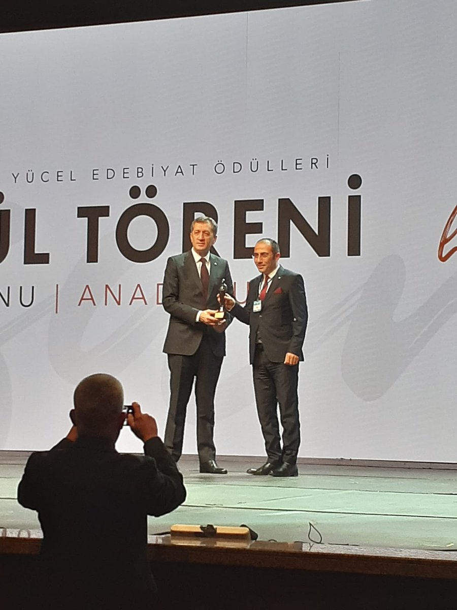 grsnfenlisesi's tweet photo. Adem ÇAYAN'ı Bu güzel başarısı için tebrik eder, Başarılarının devamını dileriz.
#hasanaliyücel #edebiyatödülleri #öyküyarışması #ziyaselçuk #ziyaselcuk #millieğitimbakanı #giresunfenlisesi #giresuneğitimdeiyiörnekler #giresuneğitim #giresun #fenliseleri #fenlisesi https://t.co/tGBtjEIbrF