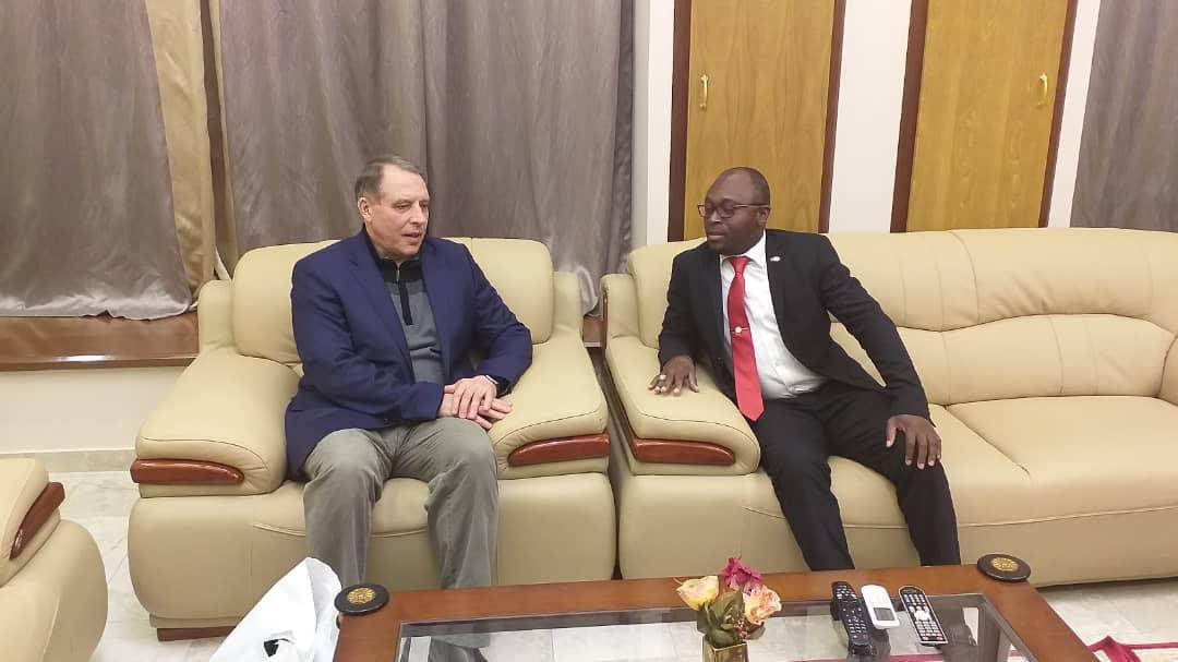 Cuando marcaban 20:40h. de este Sabado 23 de noviembre, llegaba al aeropuerto de Malabo el Excmo. Sr. Secretario General de la GECF para asistir a la V Cumbre de Jefes de Estados de la <a href="/GECF_News/">Gas Exporting Countries Forum</a> en la Ciudad Capital Malabo.<a href="/AhoraEg/">AHORAEG</a> <a href="/NGRSenate/">The Nigerian Senate</a> @NNPCgroup @SonagasG <a href="/GabrielObiang/">Gabriel Mbaga Obiang Lima</a>