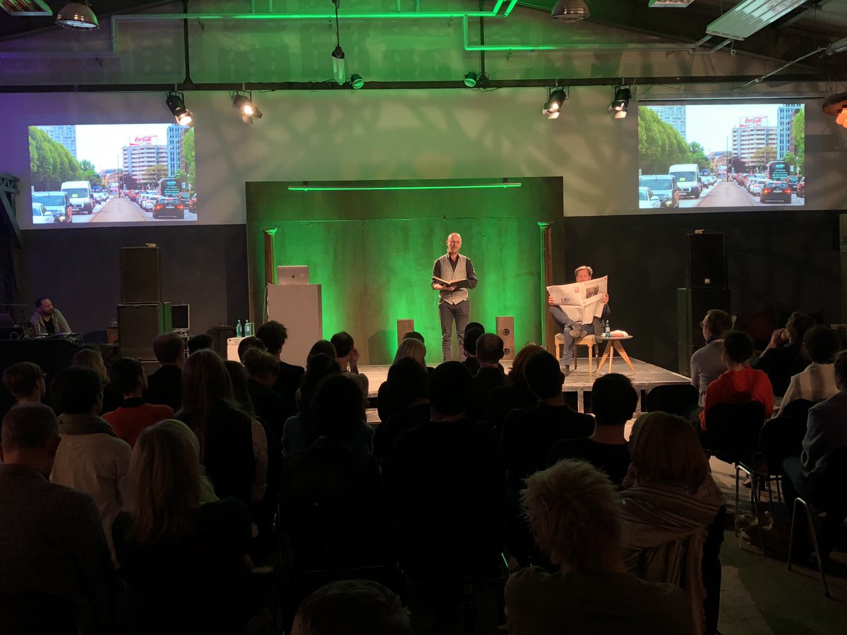 leifkramp's tweet photo. Weckruf aus der Zukunft: spannender #performativejournalism von @vollehalle zum Klimawandel beim #vis19 #Netzwende https://t.co/o0LKTEtipT