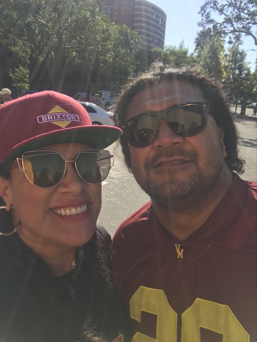 Agelu22's tweet photo. #uscselfie https://t.co/h18ZnWdhjs
