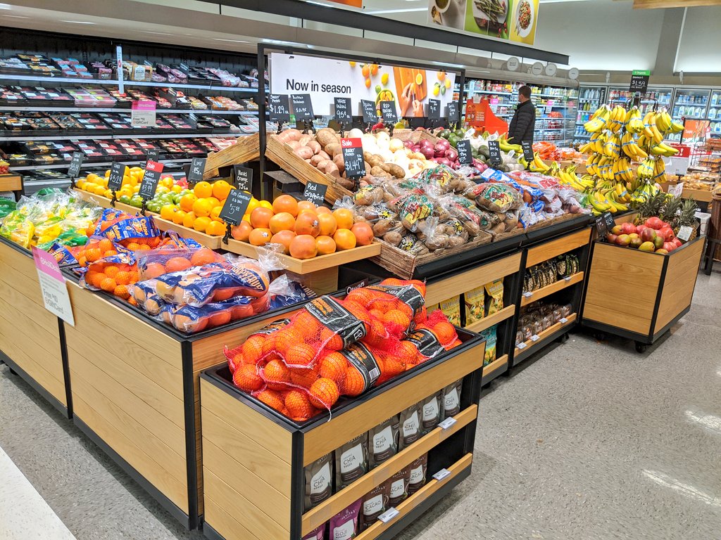 #T1286 is keeping it #freshandfull as we #packitout for Thanksgiving!🍂🦃 🍂 #gobblegobble @T1286V <a href="/veramay11/">April Bengert</a> <a href="/FBDir_Mbanks/">Maceo Banks</a> <a href="/jamaal_edwards/">Jamaal Edwards</a>