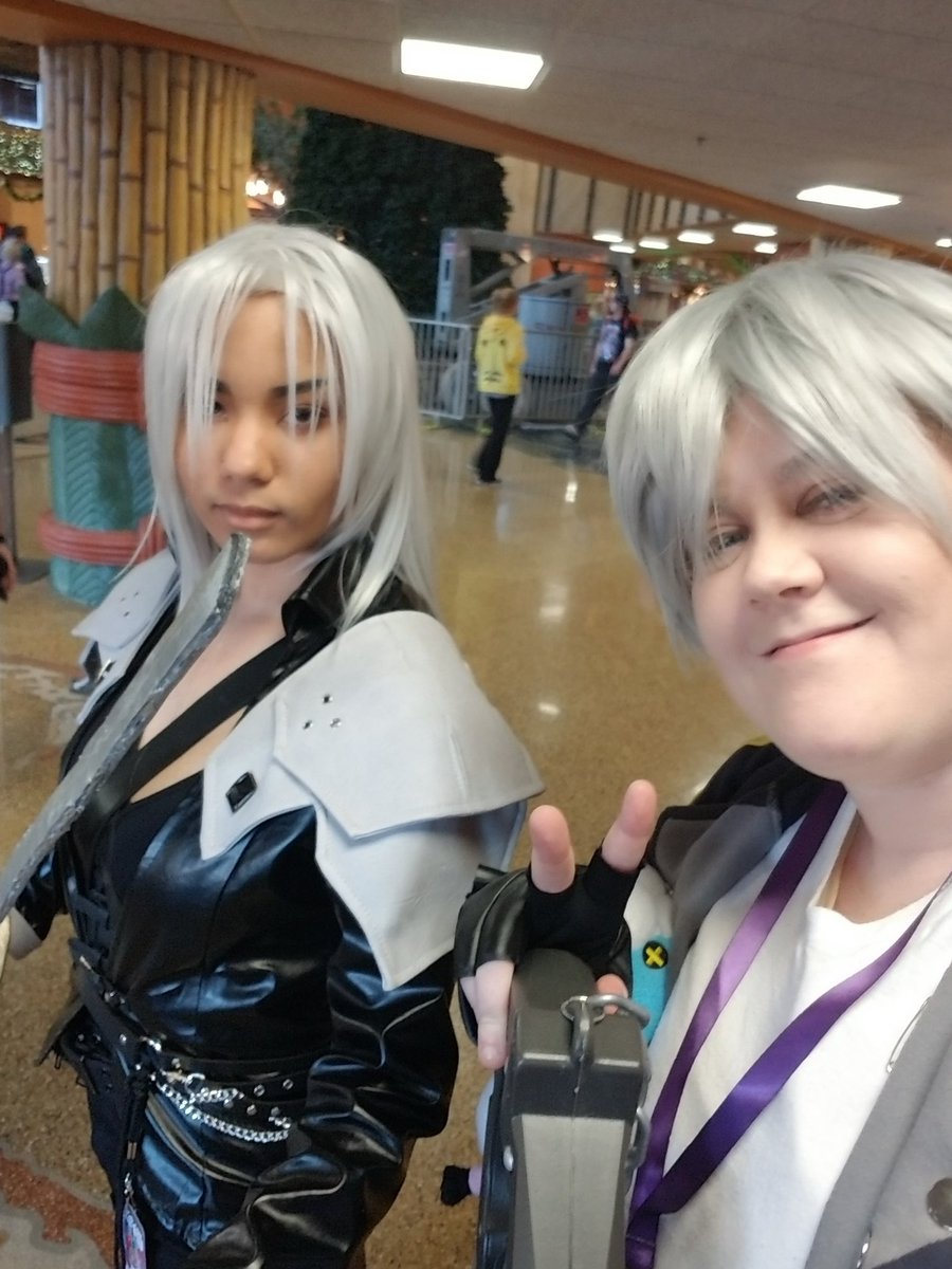 koumoriku's tweet image. I'm out here doing Nomura's work. Riku selfie mode when? #daishocon