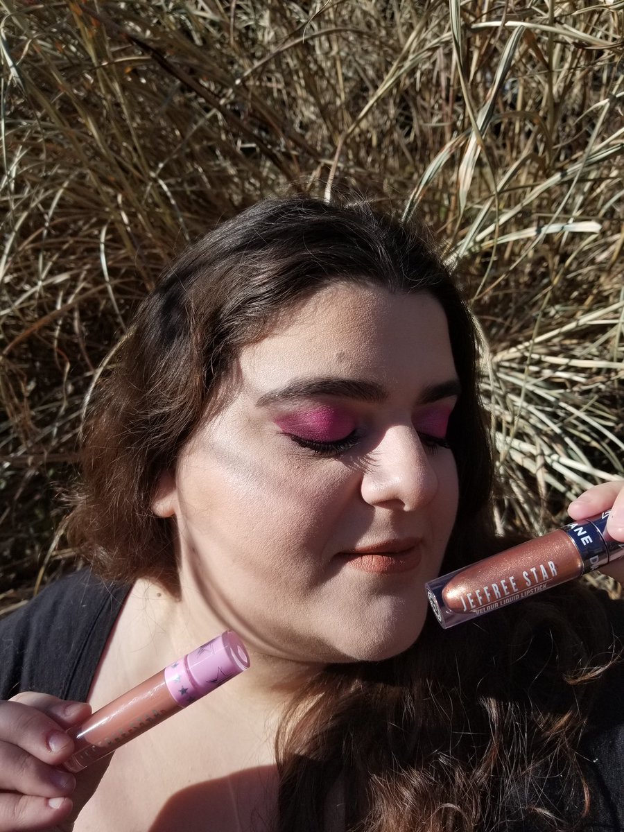 jackiemakeup2's tweet photo. So excited that I was able to create these looks with my twin and myself using the @shanedawson x @JeffreeStar  #ConspiracyPalette and #AreYouFilming? #IGottaGo lip colors I put #Nathan under #IGottaGo. Can’t wait to create more looks with this ICONIC pallet! https://t.co/m5rKHeDCv5
