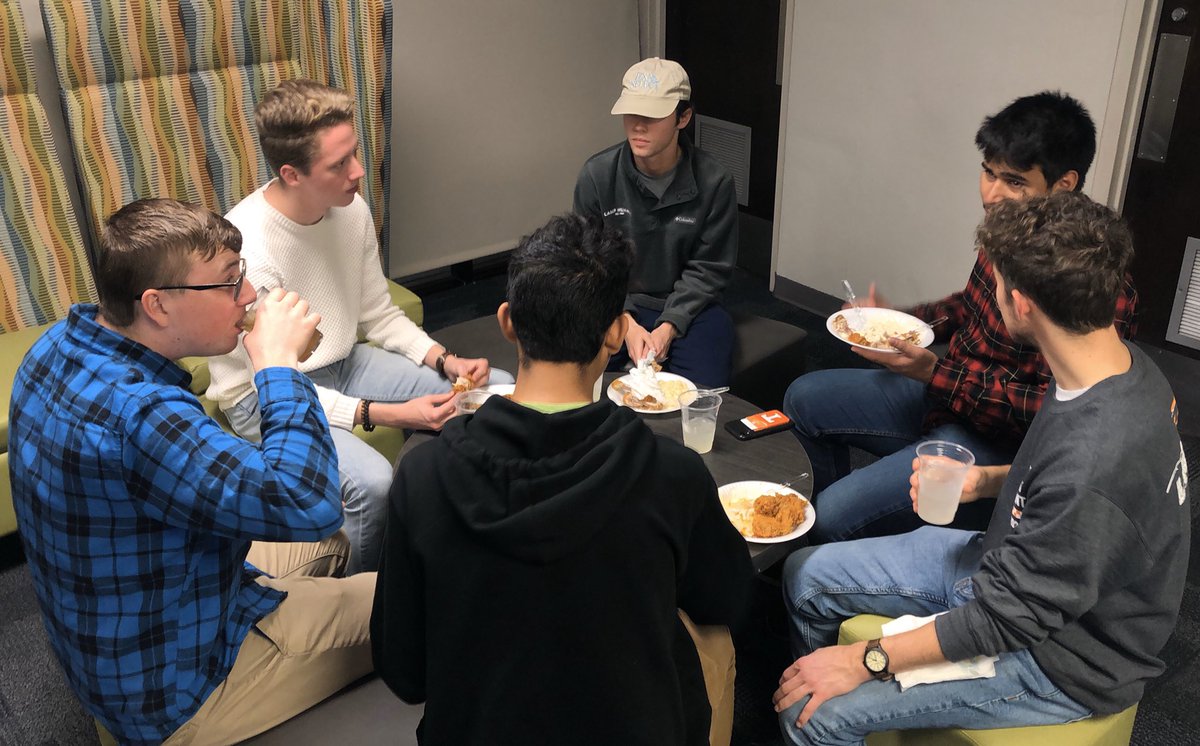 HallUtk's tweet photo. We’re thankful for everyone who came to this years Friendsgiving! Head over to our Instagram page to see what some of your fellow vols are thankful for! 🍂🧡 https://t.co/o1mPvmaL5v