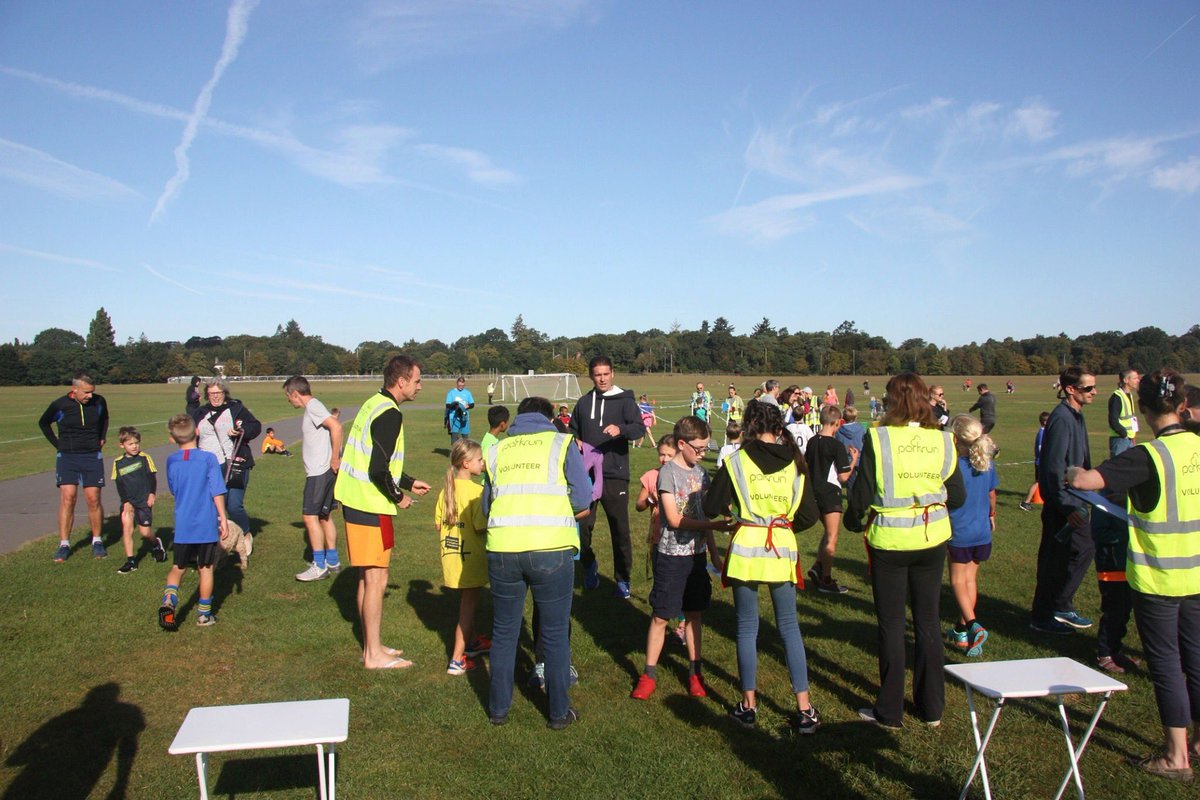 🤓 Anyone fancy helping out at Queens Parade junior parkrun in the morning, we still need a few more volunteers to help us put on a safe and fun run
 
🥳 We promise to take great care of you and you're guaranteed to have fun

👉 email us at QueensParadejuniors@parkrun.com 👈