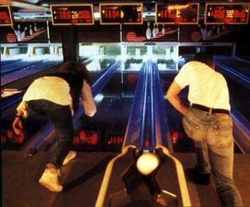 The venue was immediately a massive success. Thus, a second floor expansion and new entrance followed in 1991, known as Laser Bowl. This included mini 'Bowlingo' bowling lanes, and one of the UK's first ticket redemption areas.