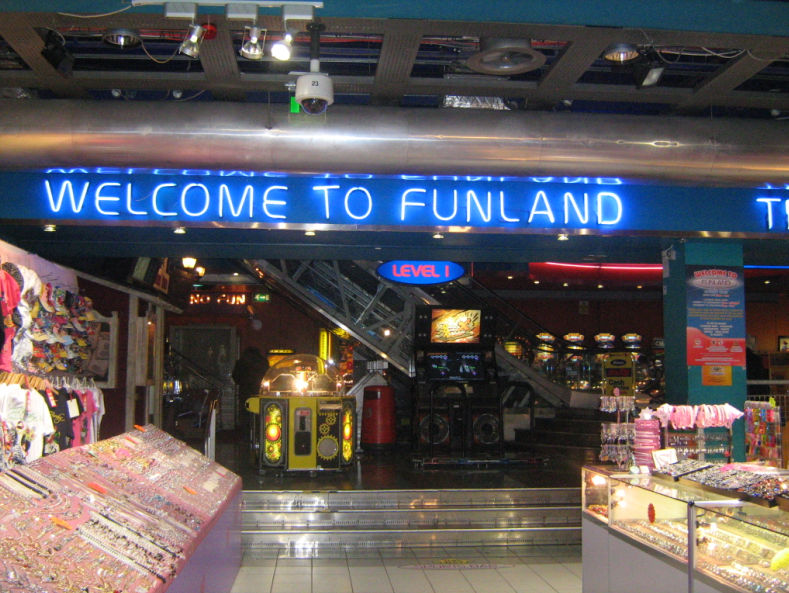 Sections of the main atrium were rented out to what were essentially just market stalls, giving it an odd feel. Neon lights dimmed, and no point was any decor refurbished, with much from the 90's remaining. Funland's surrounding world was declining fast.