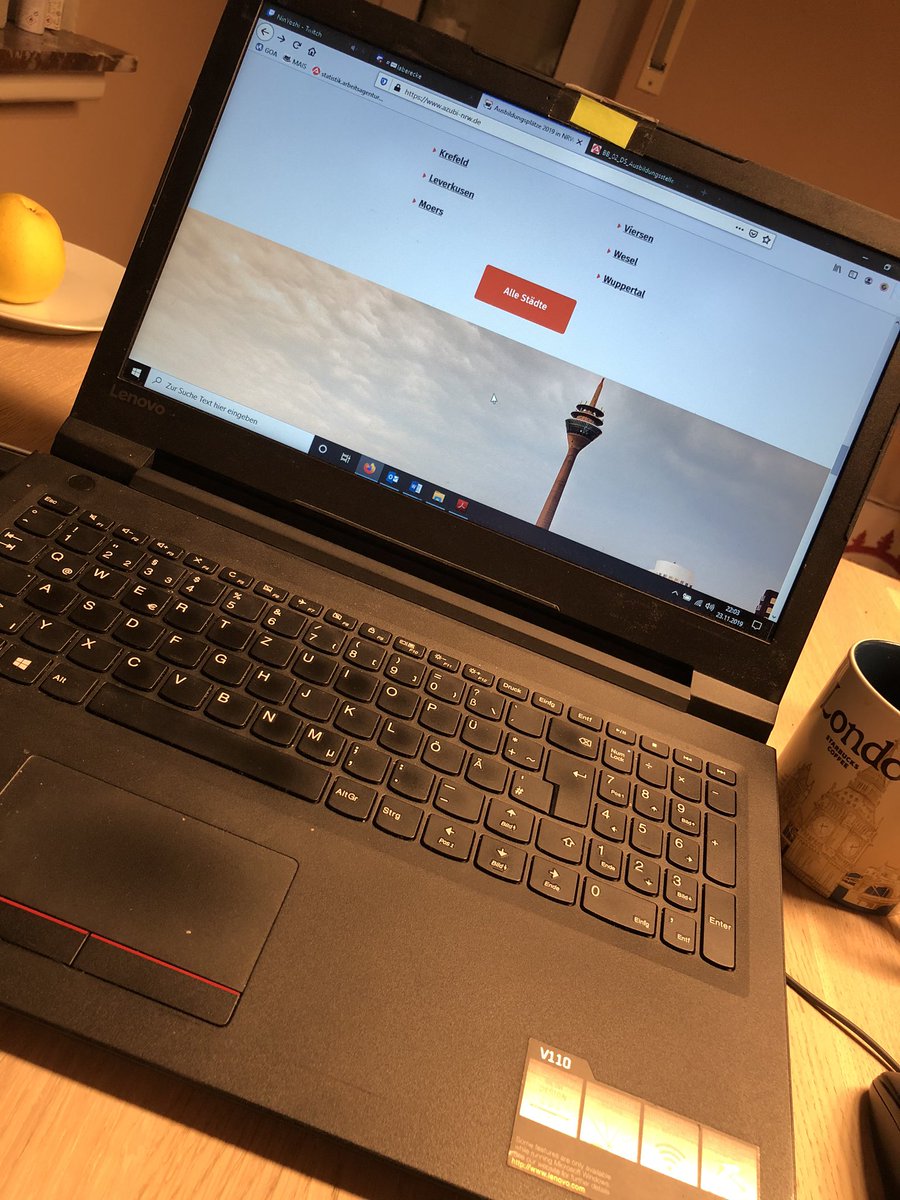 Andere gehen samstags feiern, ich sitze halt da und arbeite. 😅 Und höre Twitch. Und chatte. #twitch #discord <a href="/NinYoshitendo/">Nico | NinYoshi</a>