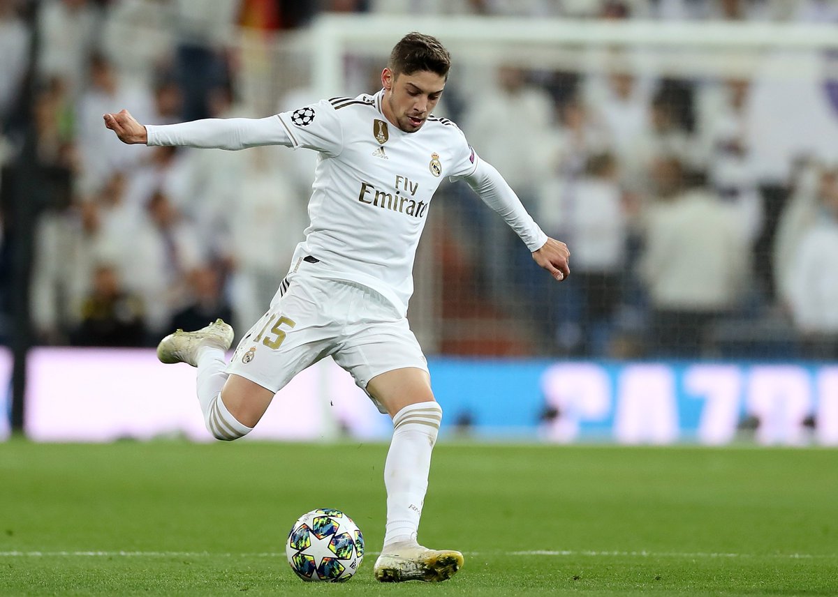 2 goles de <a href="/fedeevalverde/">Fede Valverde</a> en sus 2 últimos partidos con el Real Madrid. Ya marcó en el Santiago Bernabéu y ya marcó fuera de casa. Ahora no solo es lo que presiona, recorre, dinamiza y distribuye, también está convirtiendo cuando llega por sorpresa. Fantástico el uruguayo.