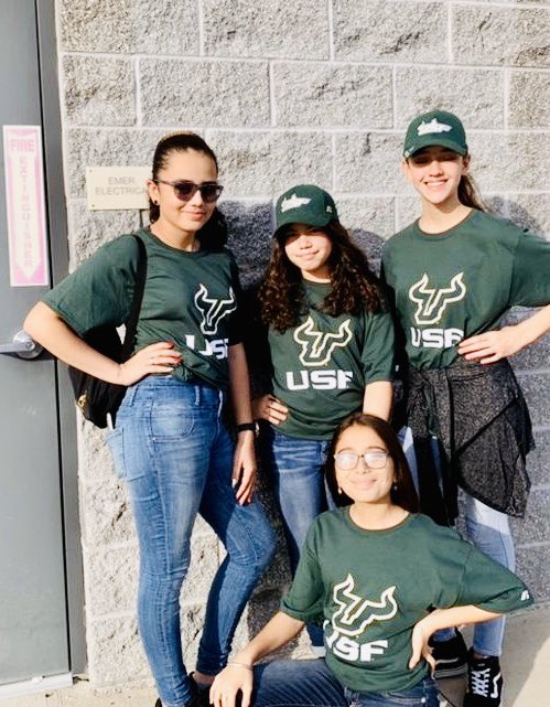pomqueencj's tweet photo. 💚💛A few of the ARCHER DOLLS at today’s @USouthFlorida game! A special thanks to Mrs. Johnson our coach/coordinator for the tickets and dedication always! @PierceMS0082 #area2 #area2tribe @HCPS_SEL #SELGoals #SELSquad @Jeff_Eakins https://t.co/1UYZSX0XGv