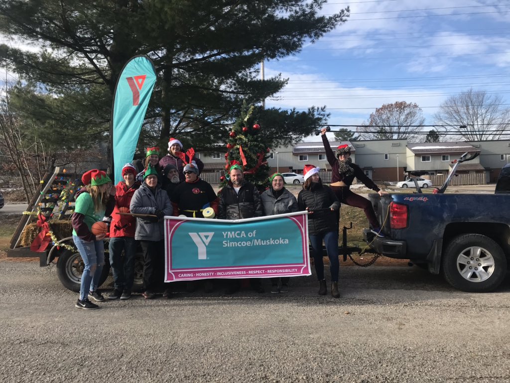 MRungeYMCASM's tweet photo. @YMCASM 
Having a blast on this beautiful day at the Gravenhurst Santa Claus parade! https://t.co/d4xk5TdUx6