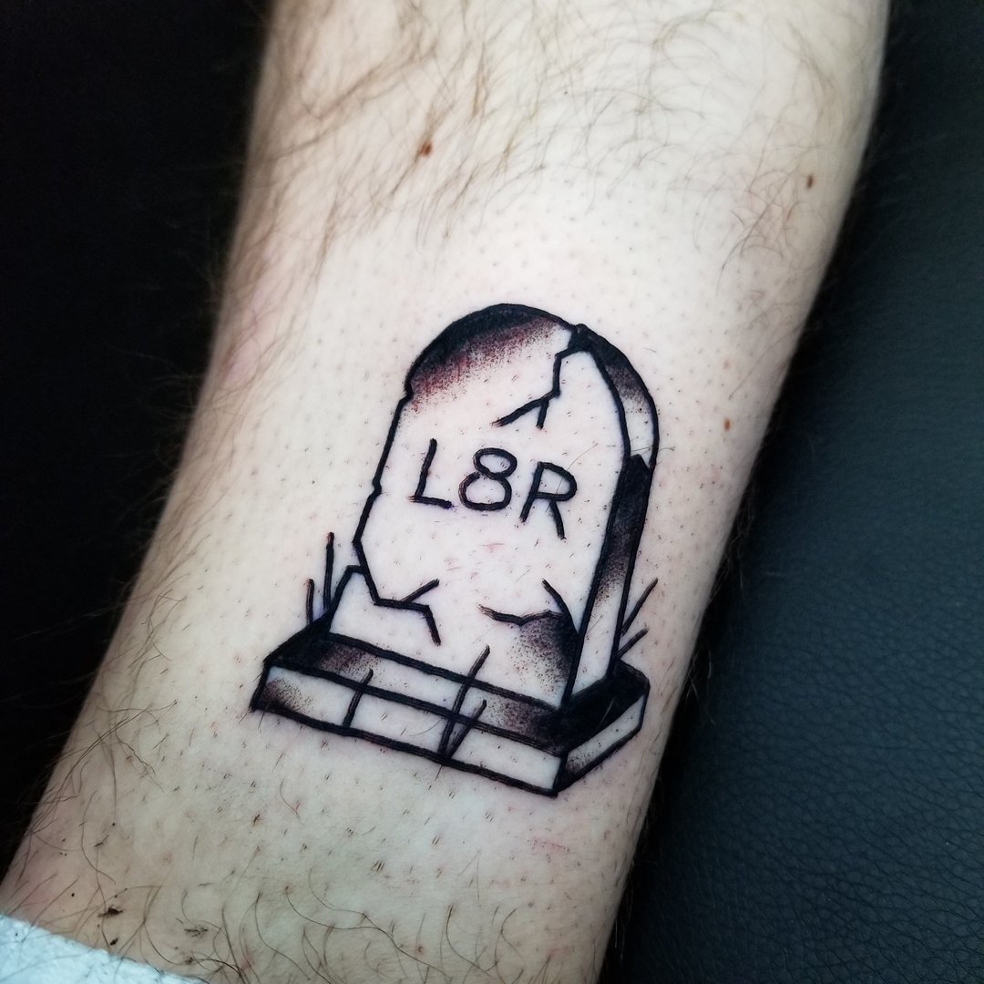 deeenster's tweet photo. L8R SK8R ⚰ thanks again @Patrick_Star95 🙌 https://t.co/I8ts0fasna
