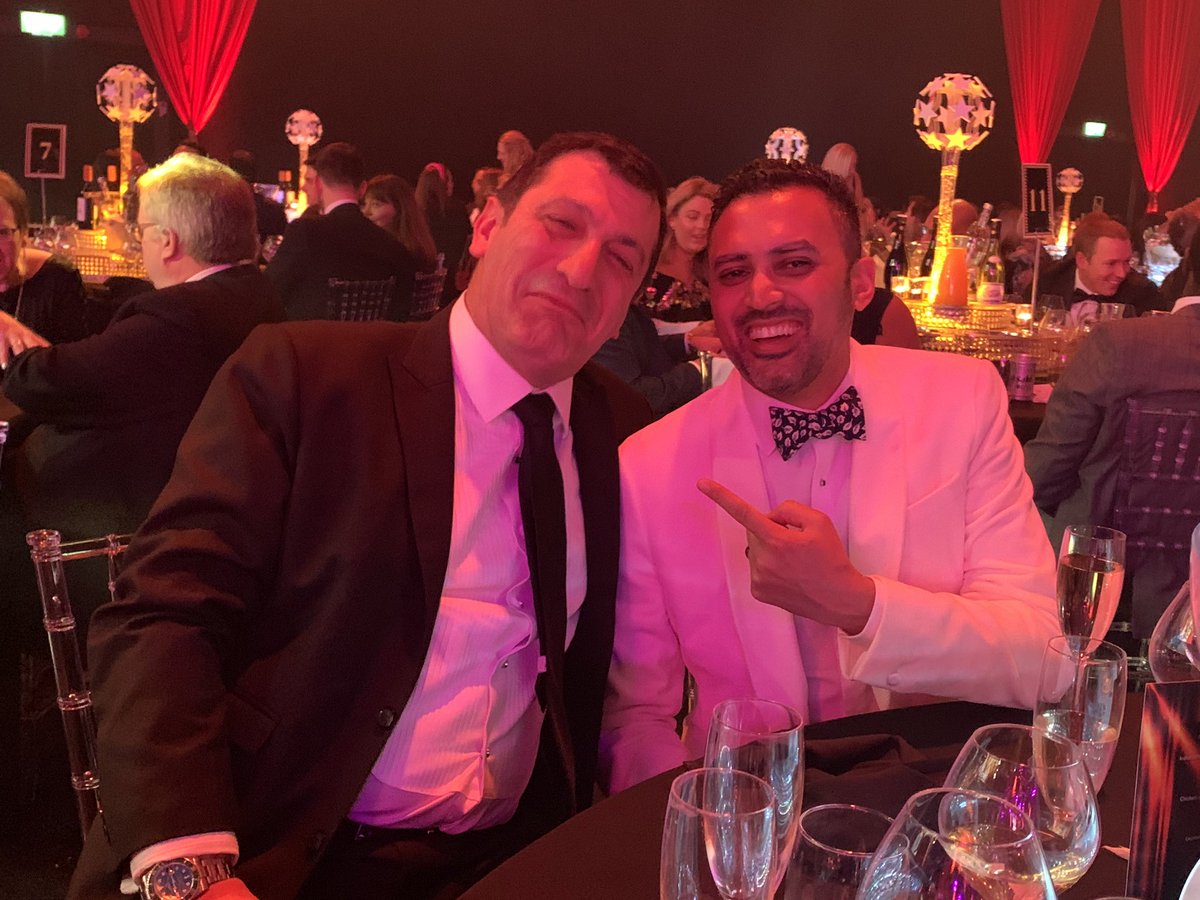 LeylaHannbeck's tweet photo. Guess who showed up at the @DayLewisGroup conference dinner event? A certain celebrity β recognise him? π #DLC19 https://t.co/tnH4OqSBsA