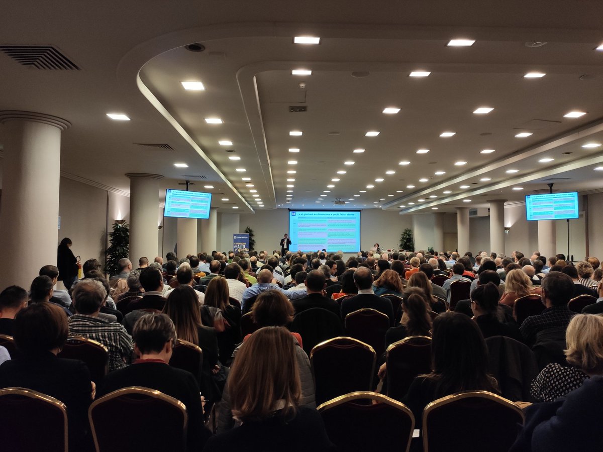 fiareBE's tweet photo. Este fin de semana ha tenido lugar el #EncuentrodeRed en #Verona dónde ha participado socias y trabajadoras de @fiareBE @bancaetica y @ffinanzaseticas

Más de 300 personas de Italia y España trazando el camino a seguir los próximos años en temas como #Alianzas y #CrisisClimática https://t.co/mt5ZHsM4u2