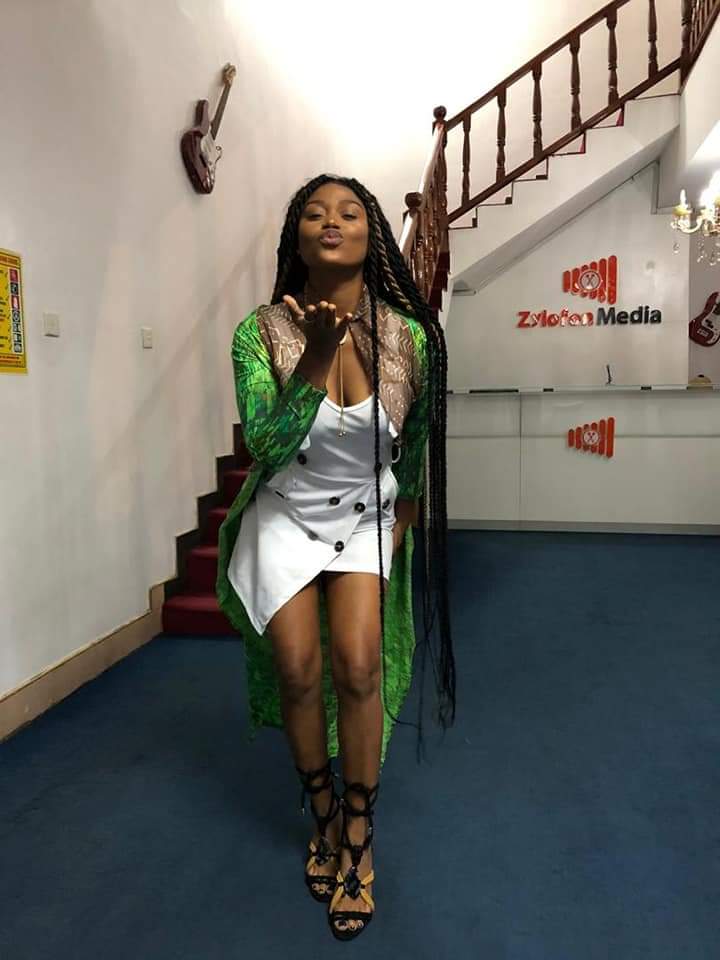 Esther62916997's tweet photo. Christmas is around the corner
Sending you kisses in advance...
Love to my fans. #megezets #teameshun
 #Party #kotimano #eshunmusic https://t.co/ty2z8KFjP2