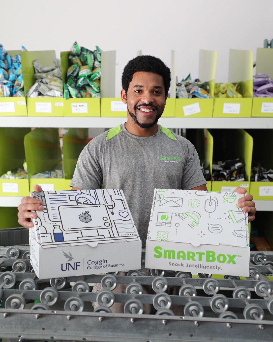 PS27Ventures's tweet photo. Founder, Brandon Stallings, is bringing healthy snacking to the University of North Florida with custom branded snack boxes from @smartboxjax! #THINKBIGstartsmall #UNF #Swoop #StartupJax #VoidLive #StartupJacksonville #PS27Ventures #SnackSmartBox #SnackIntelligently #ShopLocal https://t.co/q13BnbDWUM