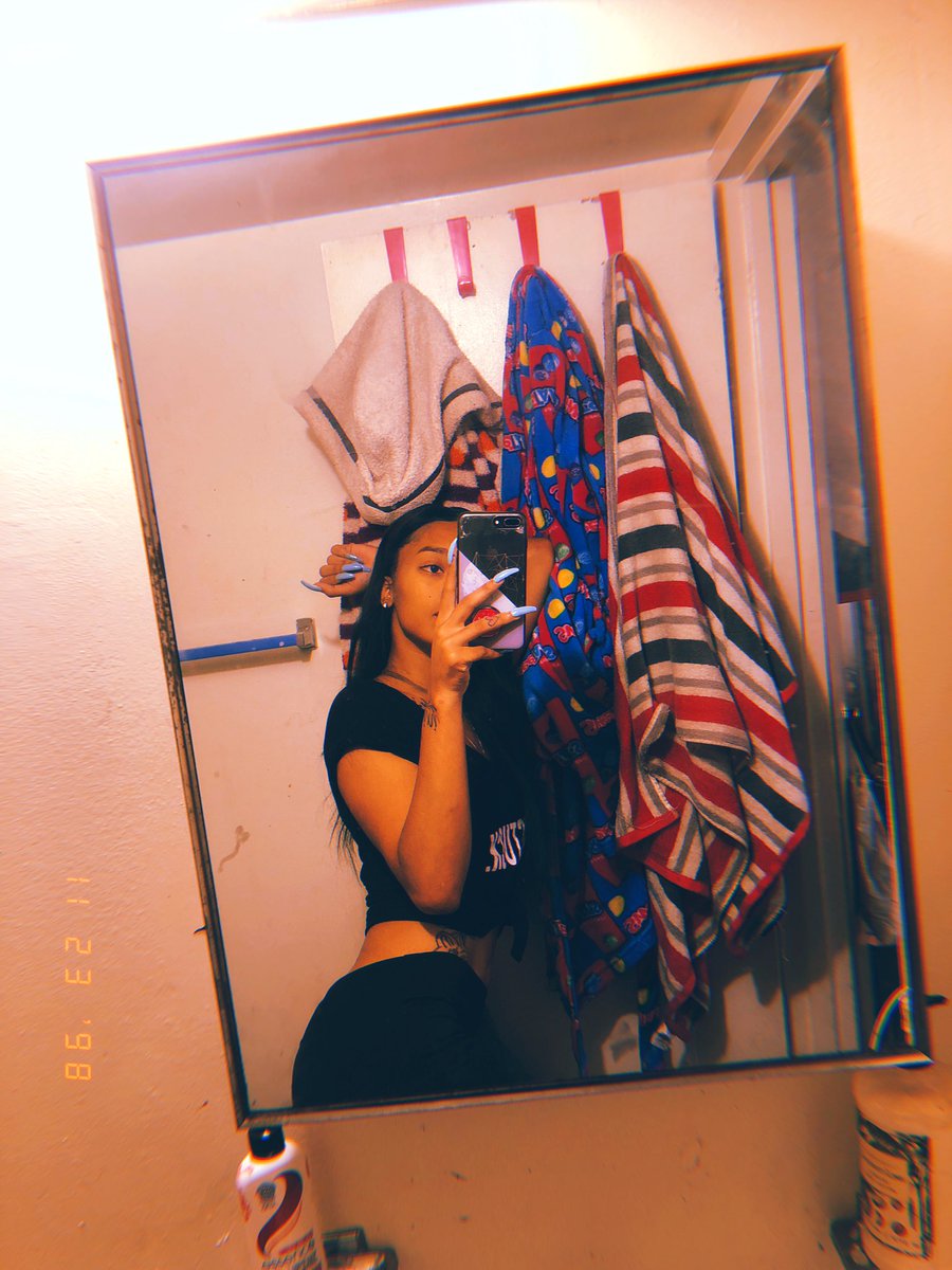 whodoitbetter_'s tweet image. Skinny petite 😉