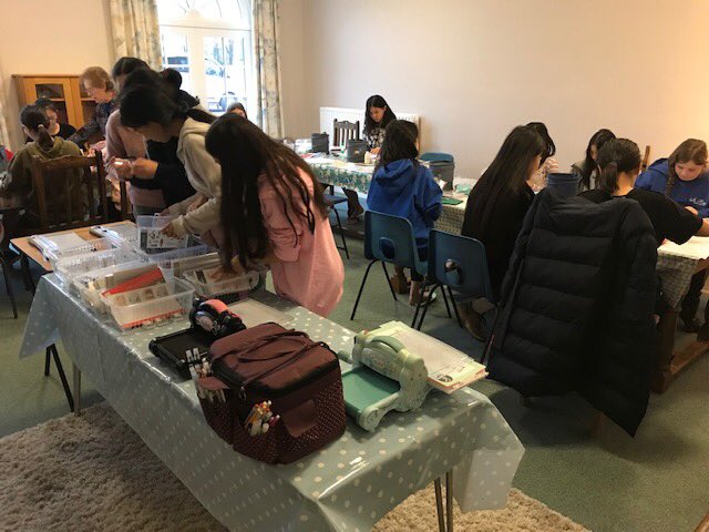 StSwithunsBoard's tweet photo. Christmas card making @StSwithunsHyde this afternoon with cake and hot chocolate to help the creative juices flow #stswithunscreativity #iloveboarding #ChristmasCountdown https://t.co/i8EuIsavjs