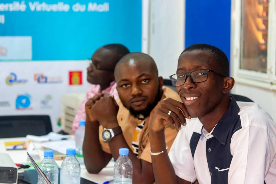 ouologuemoussa's tweet photo. Deux jours de formation pour renforcer nos capacités et offrir le meilleurs de nous à l'écosystème entrepreneurial du Mali. Organisé dans le cadre du projet #EPEC par la #Banque #Mondiale, financé pas l'ambassade du #Danemark, abrité par #Famib. #Expertlabs https://t.co/3aSDV09vL7