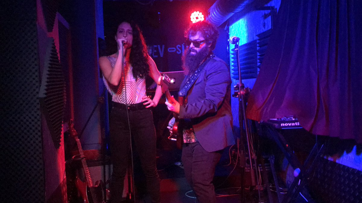 Error404Records's tweet photo. Ahora sube @macarenaderueda con @LeVoyeurMusic desde @Alevosiamad II Fiesta #Error404Records https://t.co/1tyUGittZf