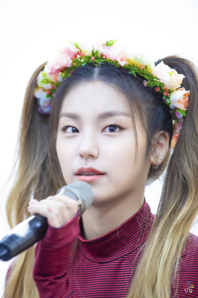 yejigallery's tweet image. 190922 © palette