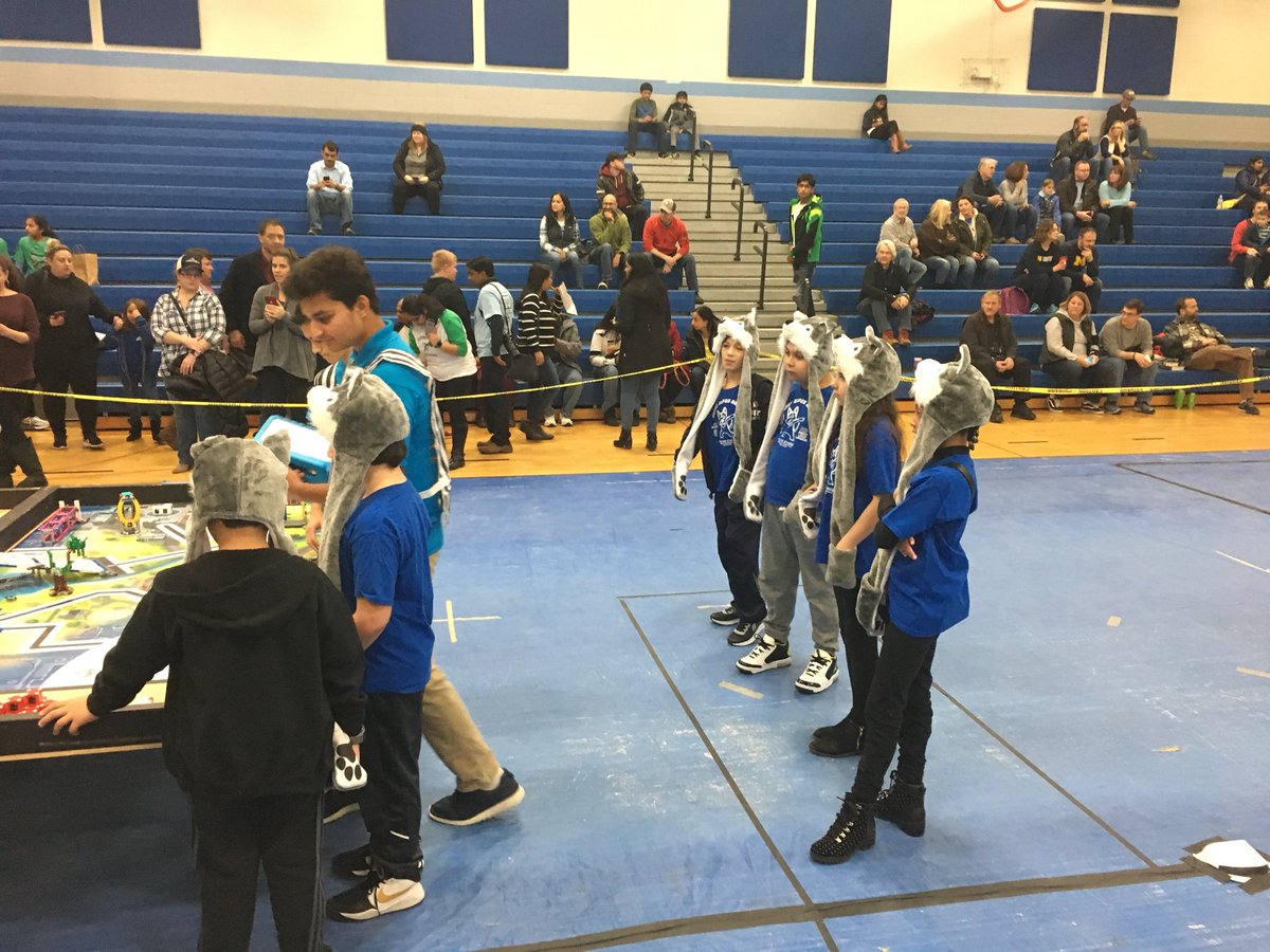 81chains's tweet photo. Super fun season with this group of kids, I sure am going to miss being their #FLL coach. @aquinn123 @carsonteach thank you for all of your support over the years!! #wbsdFIRST #onlyWB @WBRobotics https://t.co/FcPZocXHIa