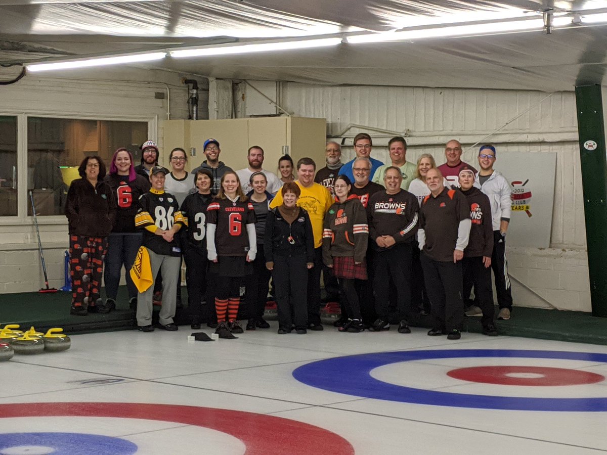 MayfieldCurling's tweet photo. Rivals on the gridiron & ice, friends off it. Thanks for coming out and putting the "Friend" in "Friendly." @PghCurlingClub! We look forward to checking out your new digs.
PS we won... Just sayin... #RustBeltRivalry #GoodCurling #CLECurling https://t.co/4AUpiZQONy