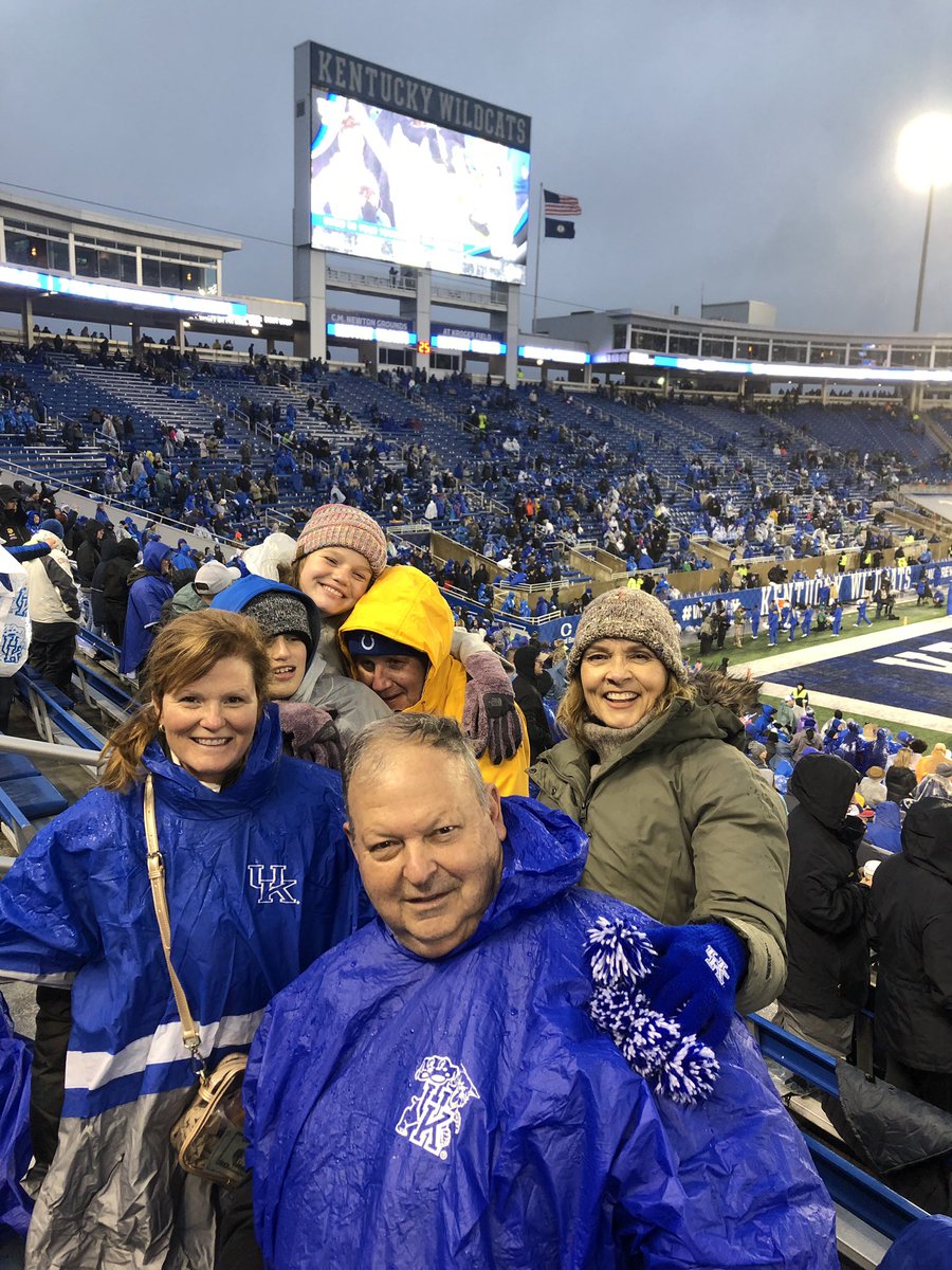 #weareuk and we 💙 our Wildcats 🐱<a href="/ukkim1958/">ukkim1958</a>