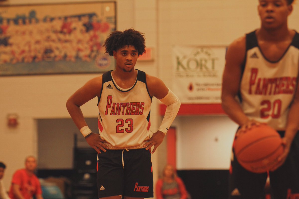trxppytwan's tweet photo. Hard headed I grew up resilient, wasn’t no heroes so we looked up to the villains 🖤🗣 #SeniorSzn https://t.co/ISuHhFYKce