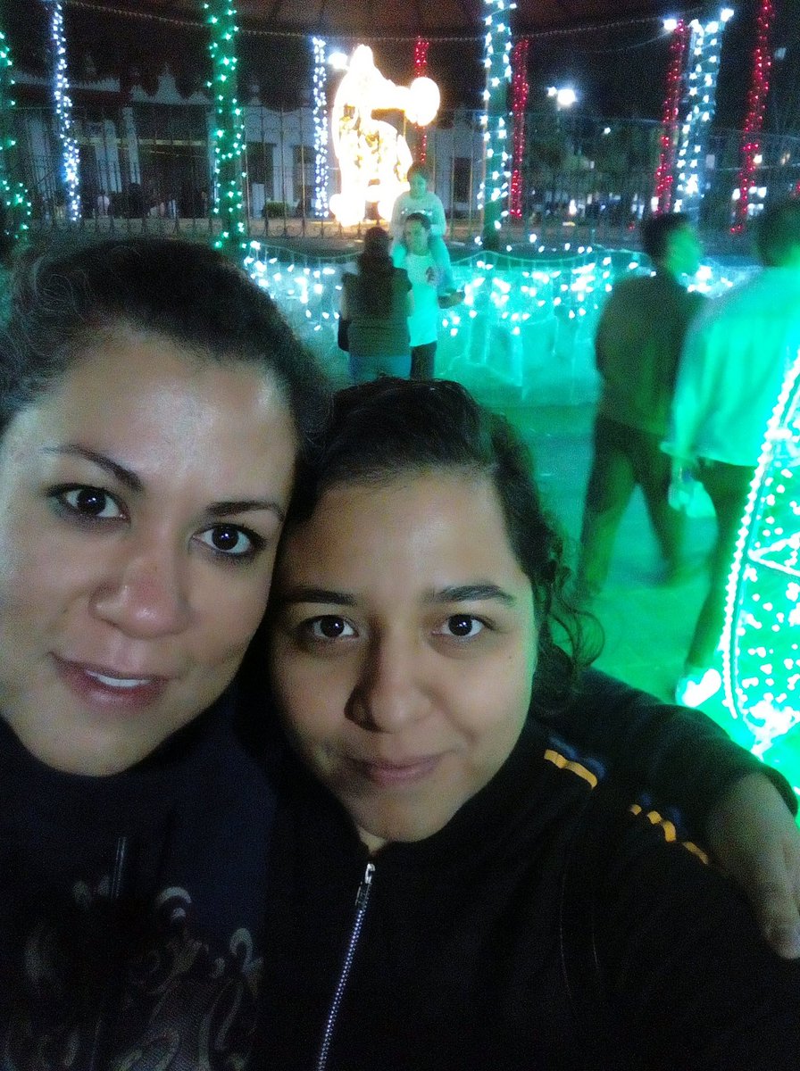 TanBotello's tweet image. Yo sólo quería hablar de música con ella 💕