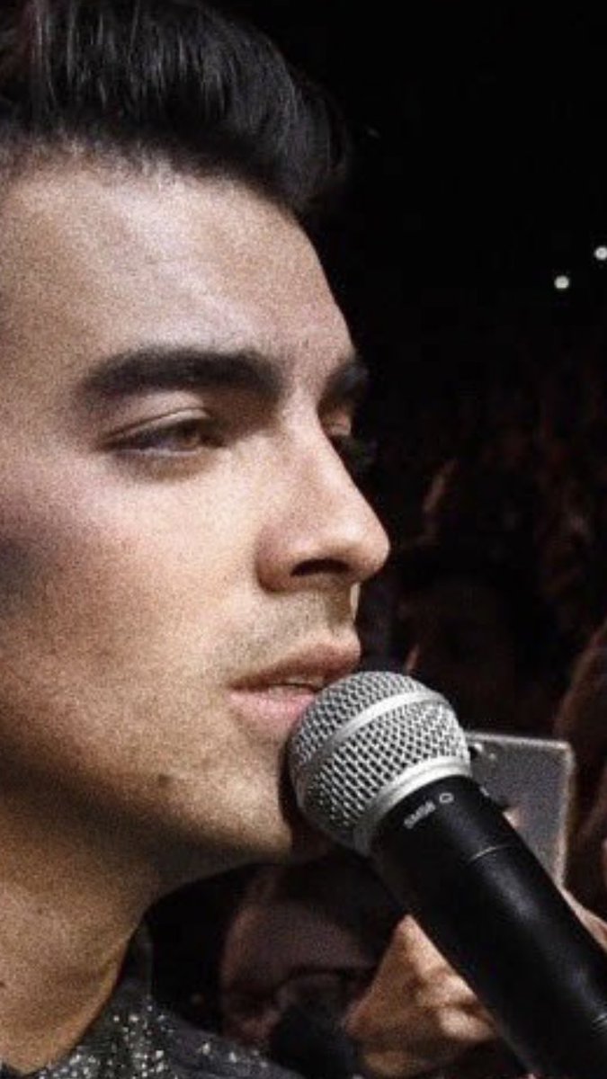 I’ve never wanted to be a mic more in my life oof