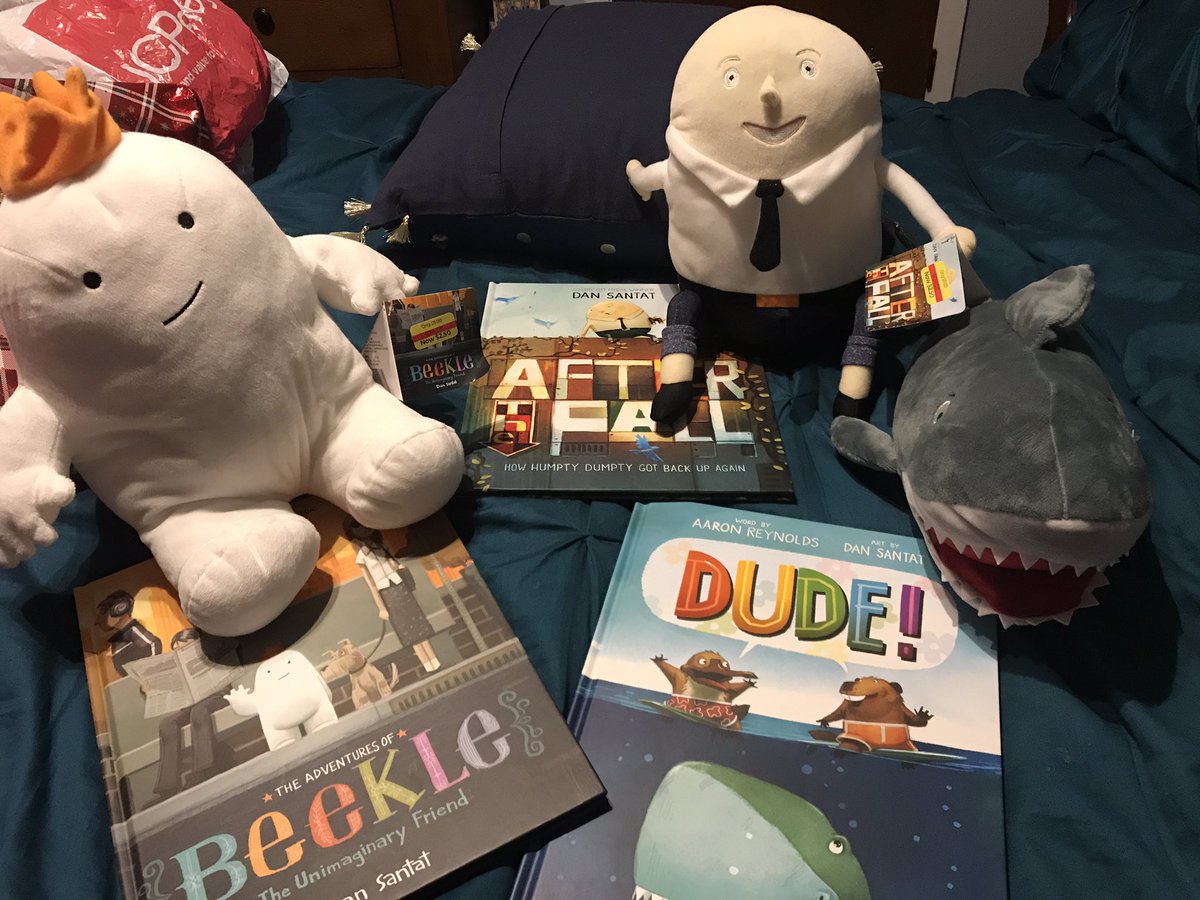 librarymom78's tweet photo. Look what I found on clearance at Kohl’s!! I’ve been looking for Beekle since the Scholastic Reading Summit this summer!! @MrSchuReads @dsantat #readingbuddies #dansantatrocks https://t.co/yNTUfRIvJf