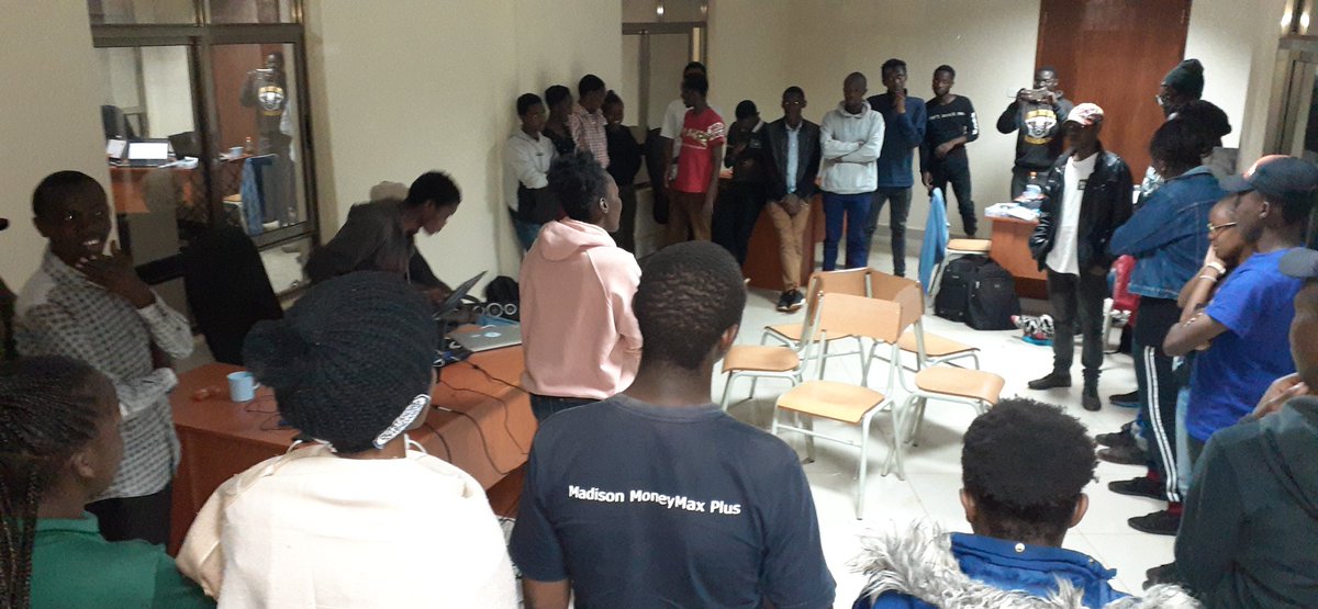 frankline_kihiu's tweet photo. Folks need a break.
The breakout session was lit🔥🔥

Ladies doing amazing stuff leading these sessions @wamboey2 🙌🙌

#DeveloperStudentClubs #DSCMeru 
#MustHack2019 #MustHackathon https://t.co/gMzPUOjj2K