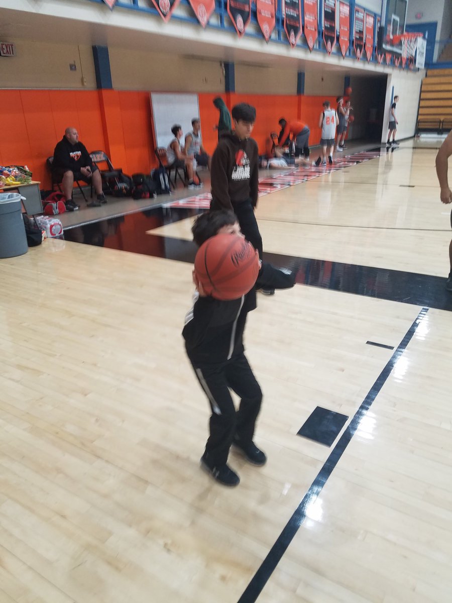 coachk6463's tweet photo. Great day in the gym with my 2 sons and another solid effort and result for my Wilmington Hurricane! #CANETIME https://t.co/FJXGGAiYT9