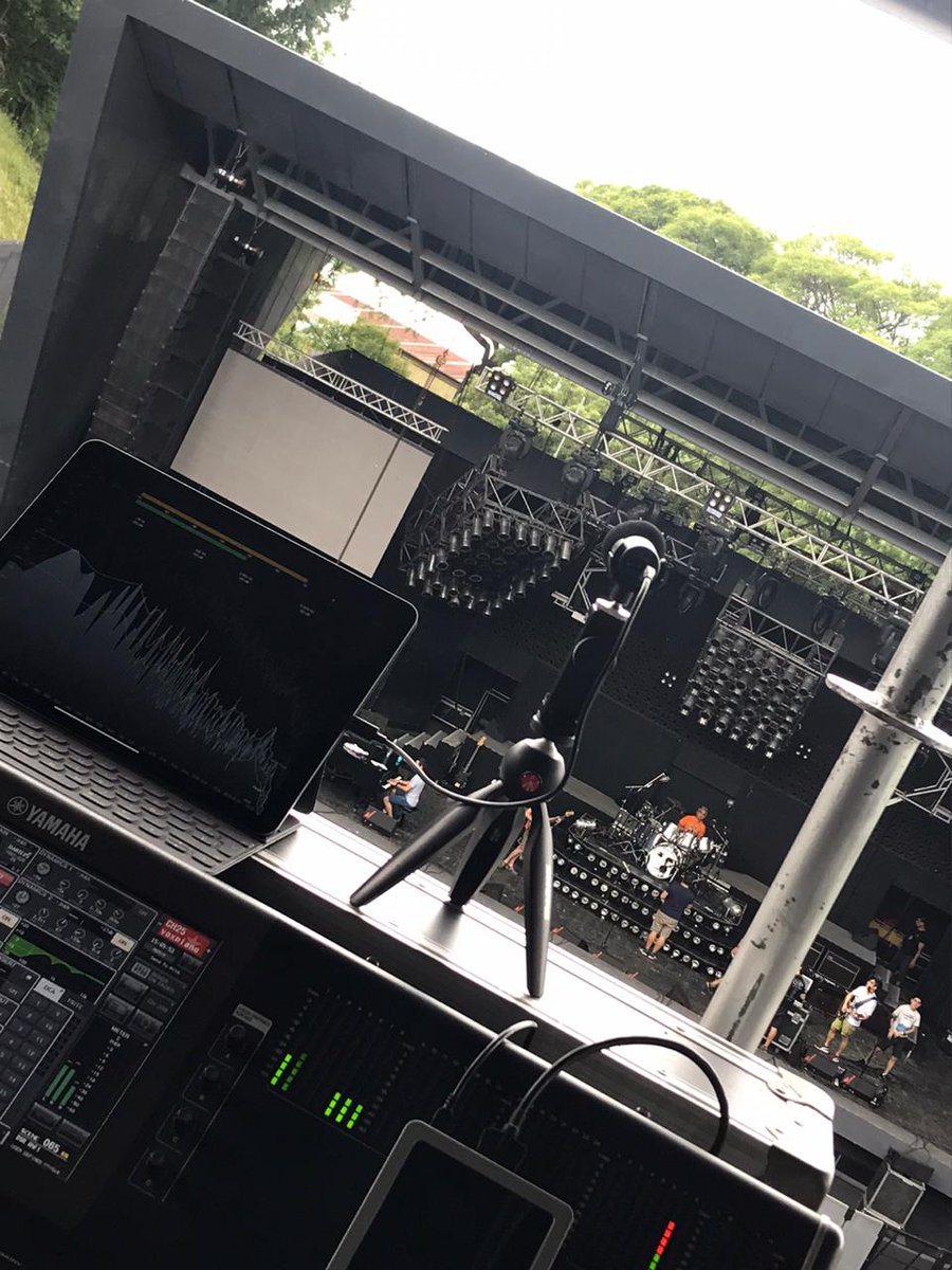 Marti_Audio's tweet photo. Algo de lo que se vivió ayer en el show de @DiosSalveOK en el anfiteatro #Rosario https://t.co/J4jHY2mjlj