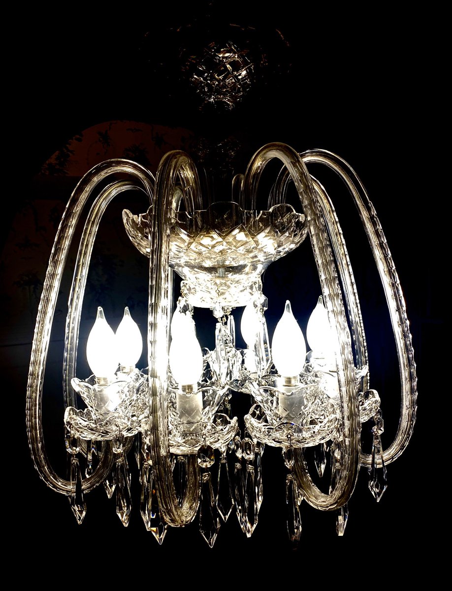 ray_angelo77's tweet photo. Dazzling light and 444 watts of energy savings!  Foyer is ready for the holiday season. https://t.co/gS7piEJrKk