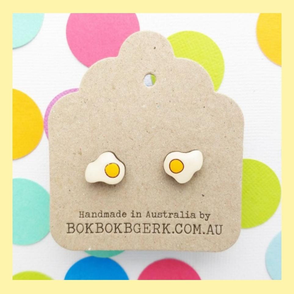 What are you all having for breakfast this morning?
.
.
.
Thanks #bokbokbgerk for these eggtastic earrings 🤣🙄🍳
#earrings #quirkygifts #quirkystuff #handmade #eggearrings #funfashion #accessoryaddict 
#castletowers #castlehill #rousehill #hillsdistrict #hillsdistrictmums