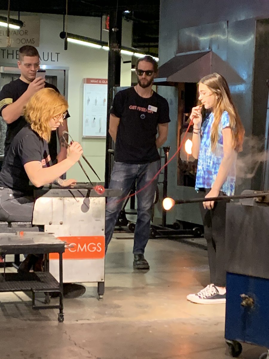 MrsYeagerGRT's tweet image. Christmas ornament making at the Perry Glass Studio with our students! Such an amazing learning experience! #CMGS #braveskms @DrPTJenkins @Dr_TCL @GJMoxley @kmslibrarydiva @KMSartkids @KempsvilleMS