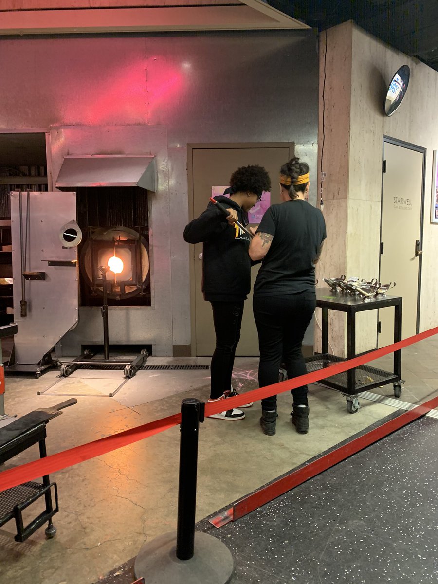 MrsYeagerGRT's tweet image. Christmas ornament making at the Perry Glass Studio with our students! Such an amazing learning experience! #CMGS #braveskms @DrPTJenkins @Dr_TCL @GJMoxley @kmslibrarydiva @KMSartkids @KempsvilleMS