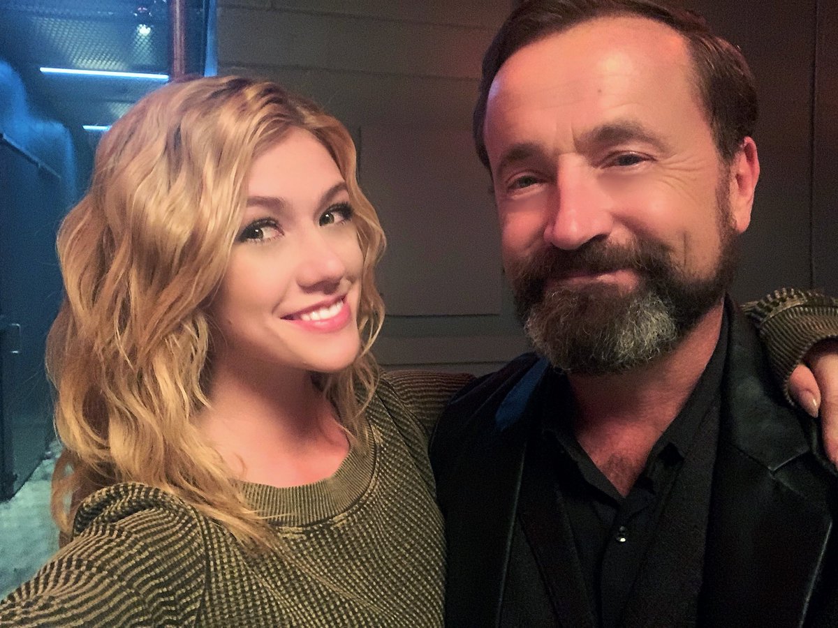 TMI_Uruguay's tweet photo. Yes I know I'm late by how awesome was #Arrow's 8x05 #Prochnost? I freaking loved it, so many father and kids moments💚

A mission in Russia sounds like family bonding time...'Mia “Leave the Bottle” Smoak-Queen...' @Kat_McNamara @benlewishere @DNykl #Arrowverse

#ShadowFam https://t.co/bRYXjj1O97