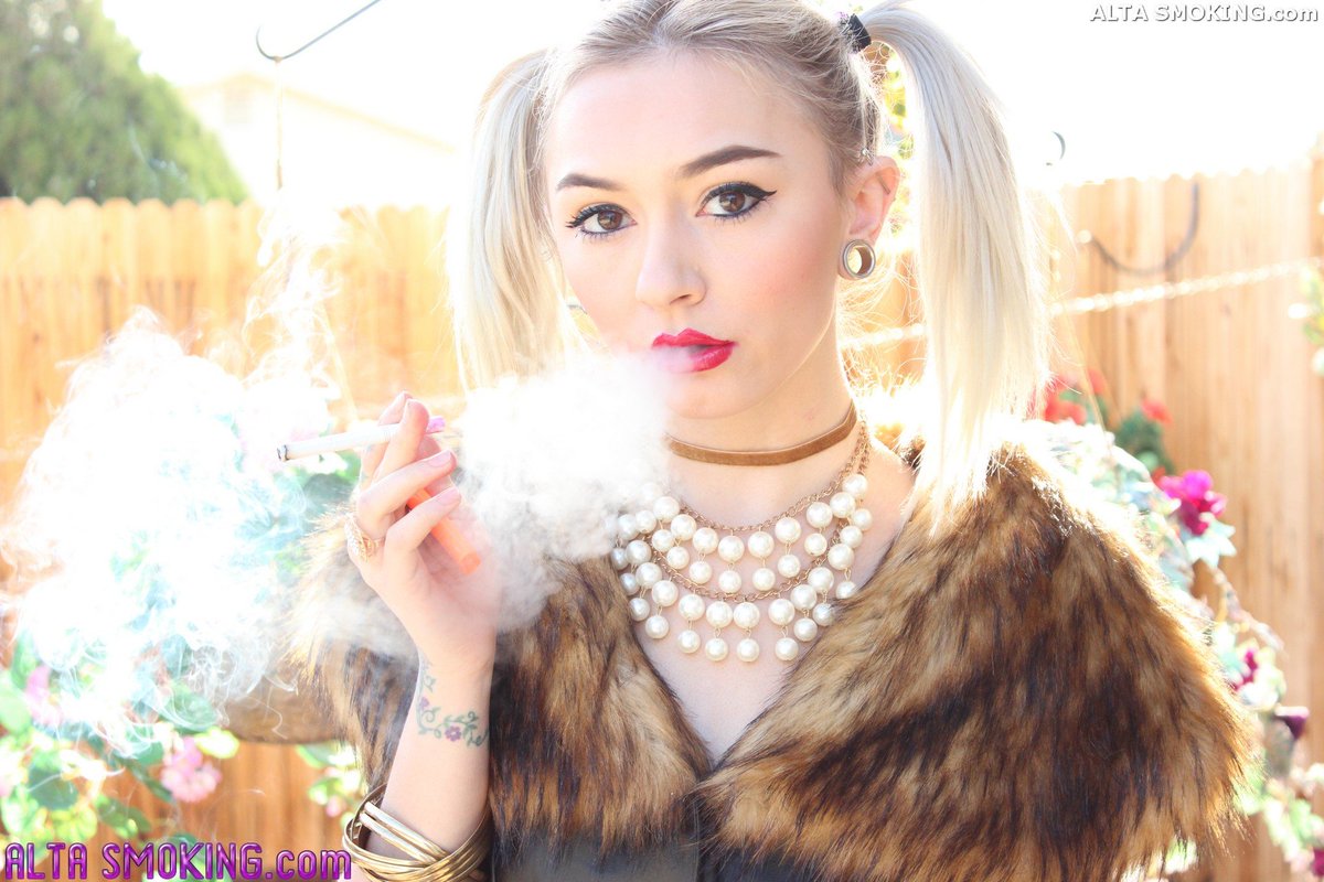 altasmoking's tweet image. New update tomorrow with Chloe Temple @Senorita_Satan !!!