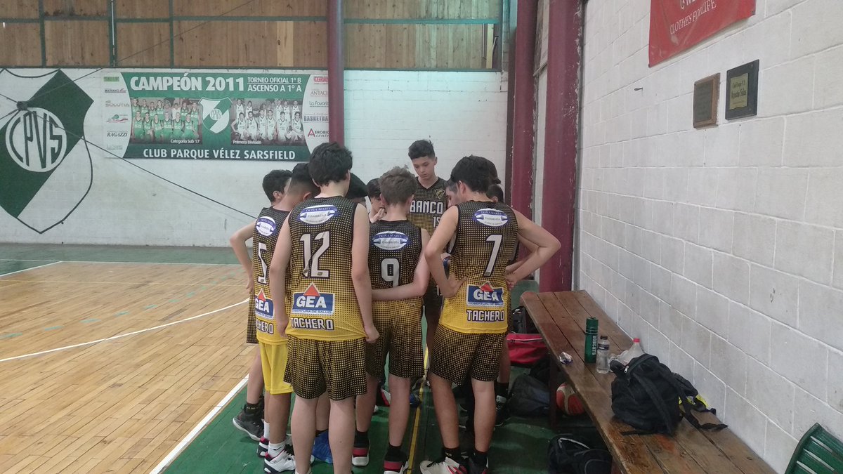 MiniBasquetPVS's tweet photo. FINAL FOUR U13 "A1"

Final del partido con triunfo de Banco y pase a la final #U13 🏀

@bancobasquet 56 - @clubdepescavcp
43
#TorneoFacundoCampazzo
#FinalFourU13 #ACBB https://t.co/Fsqib4lLbv