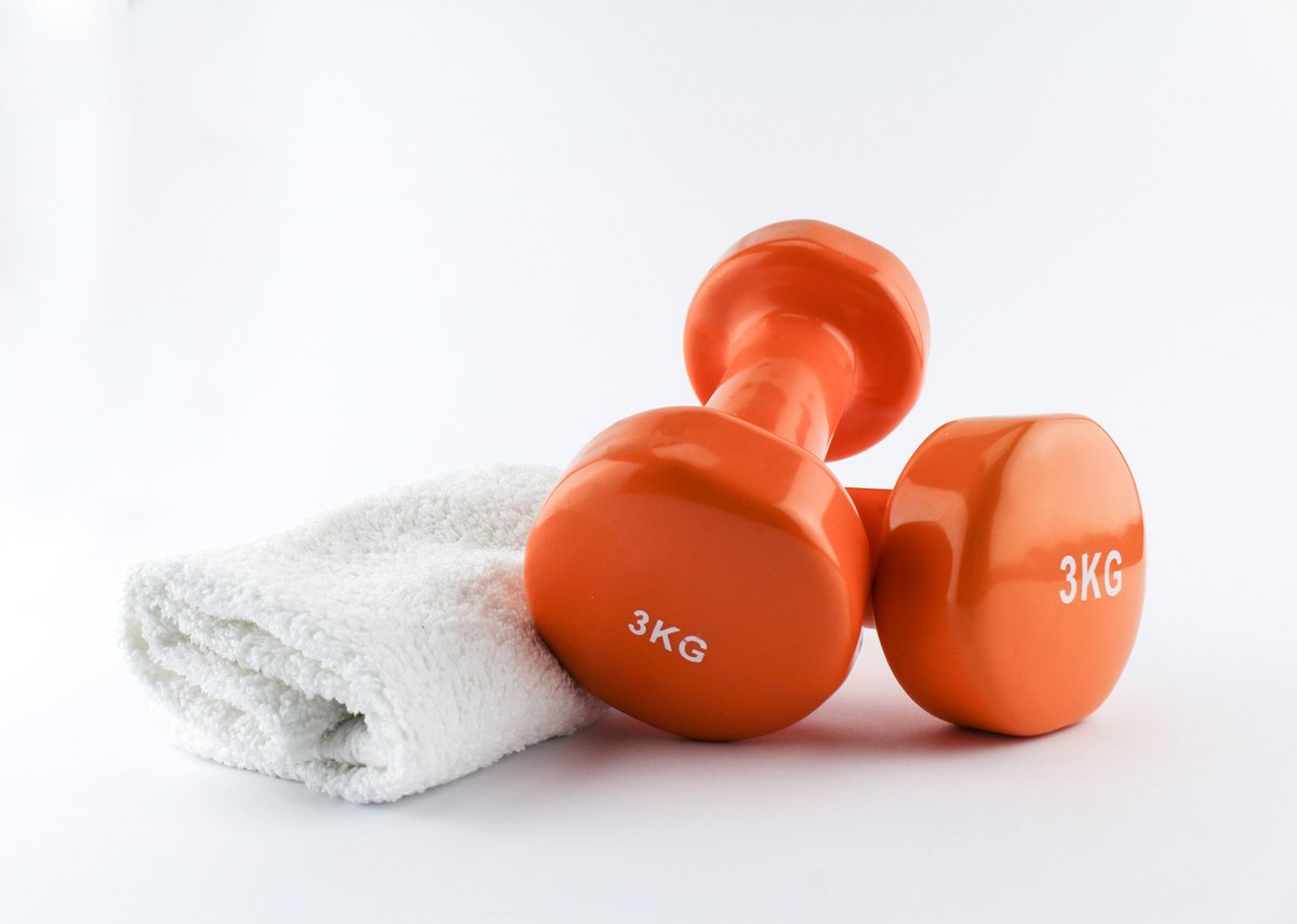 SkyhouseChannel's tweet photo. Who needs a gym membership when you can just use these at-home workouts? 
https://t.co/xDUe28iJ3z https://t.co/EAE7HboAa3