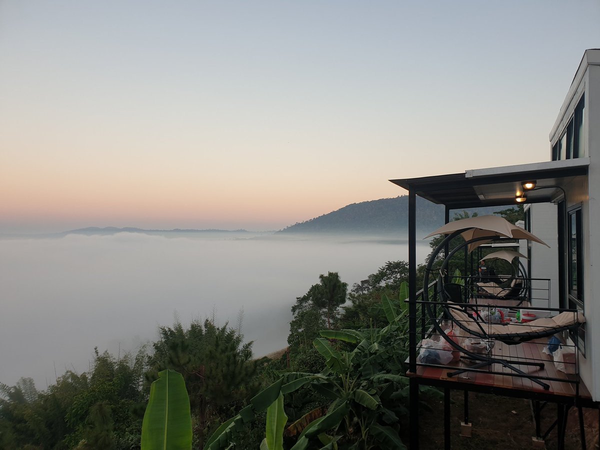 khonkheetiew's tweet image. เขาค้อเช้านี้ กับอุณหภูมิ 17 องศา
หมอกมาโชว์ตัวหน้าที่พักแบบใกล้ชิด ตื่นมาเจอวิวนี้เอามือคว้า Gopro Hero 8 มากดถ่ายแบบรัวๆ โนมุม โนวัดแสง โนฟิลเตอร์จ้า 

ที่พัก : Le Fog Resort 

#ReviewThailand
#TravelwithGoPro #GoProHERO8 #GoProThailand