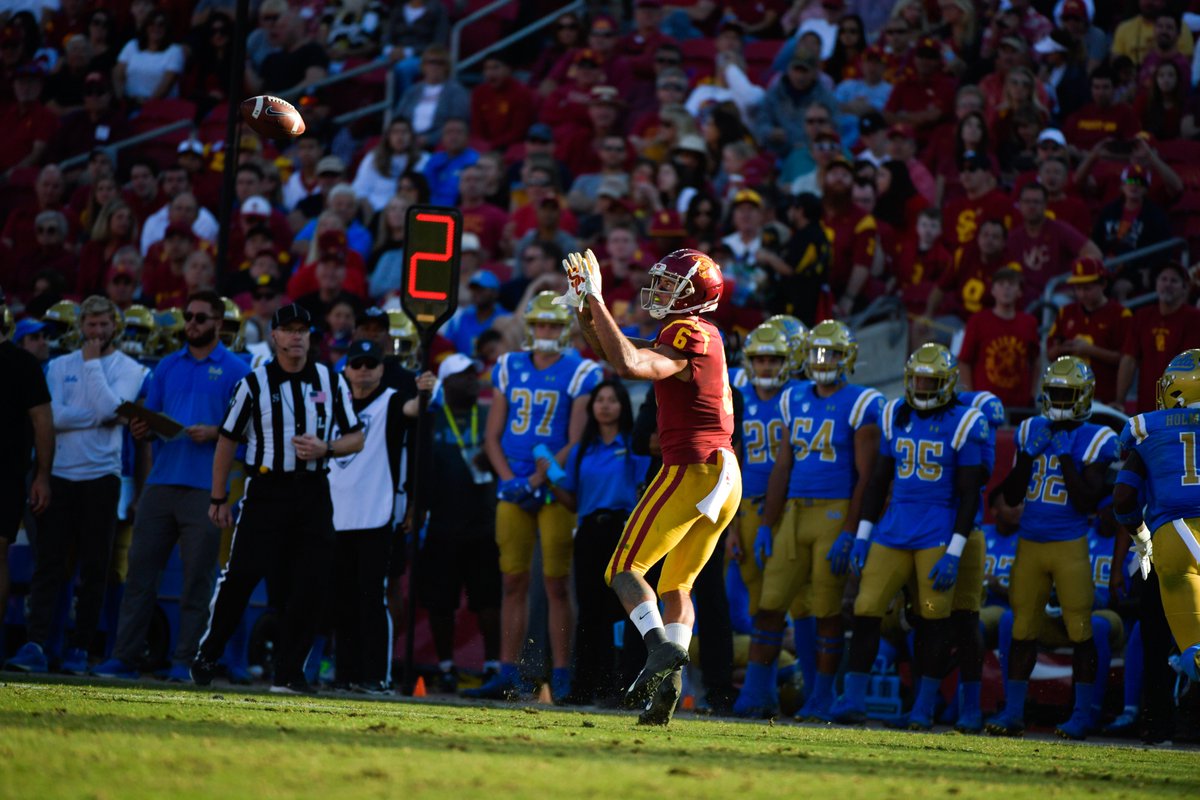 USC_Athletics's tweet photo. For the first time in USC history, FOUR wideouts have more than 100 yards! #FightOn https://t.co/jU2T37B6nv
