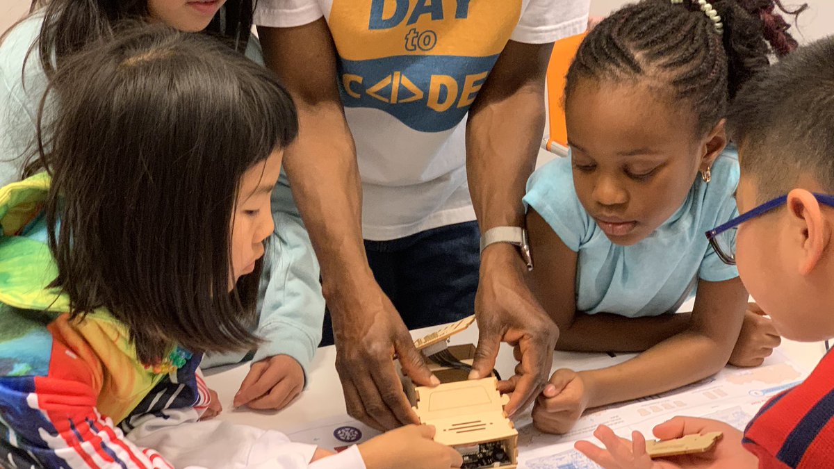 daytocode's tweet image. Putting together @elegoo_official #robot Mini car kit at today’s workshop session! We saw full engagement from our participants. Preparing tomorrow’s #creators #stem #coding #education #nonprofit @ebamba