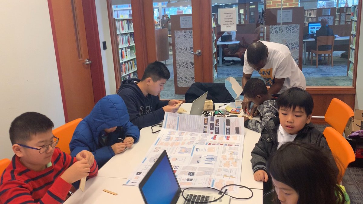 daytocode's tweet image. Putting together @elegoo_official #robot Mini car kit at today’s workshop session! We saw full engagement from our participants. Preparing tomorrow’s #creators #stem #coding #education #nonprofit @ebamba