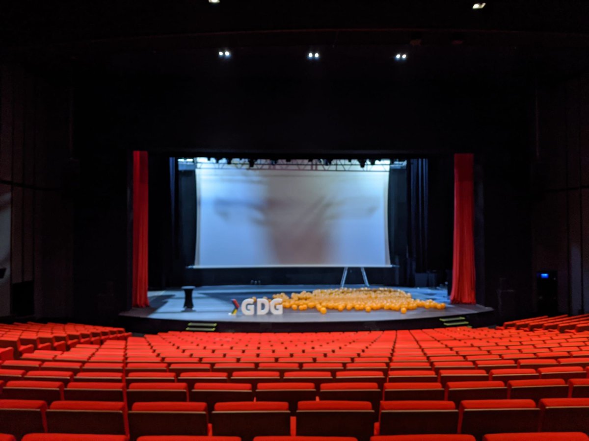 We're almost ready for morning! 🔥 We couldn't sleep a lot but make sure you do! 😉#DevFest #dfist