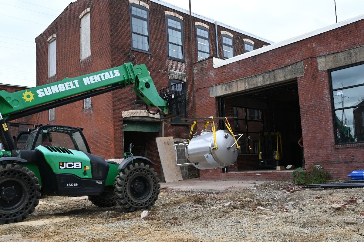 lifecandyco's tweet photo. Just in case you wanted to see what it really takes to build a brewery from the ground up -- the brewing equipment arrived in Philadelpha at Attic Brewing. Some of the most efficient and highest quality systems available, ordered over a year ago! #beer @AtticBrewing #CraftBeer https://t.co/1E5bYGzmaC